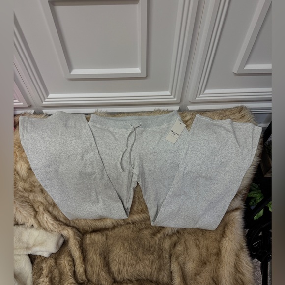 Naturyl By Niykee THE Y2K LOUNGE PANTS in Small - Picture 2 of 5